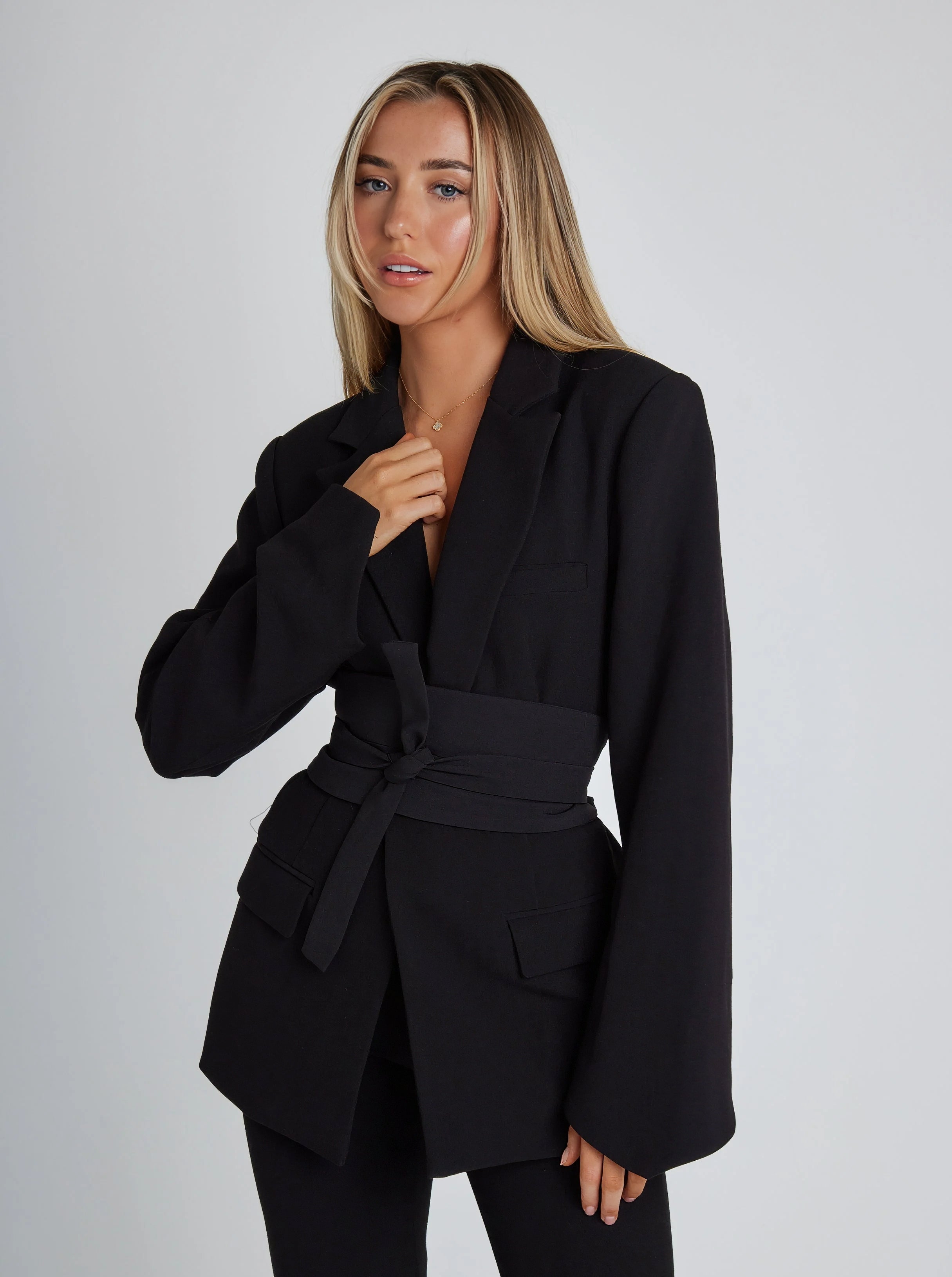 Bridget – Eleganter Blazer mit Gürtel