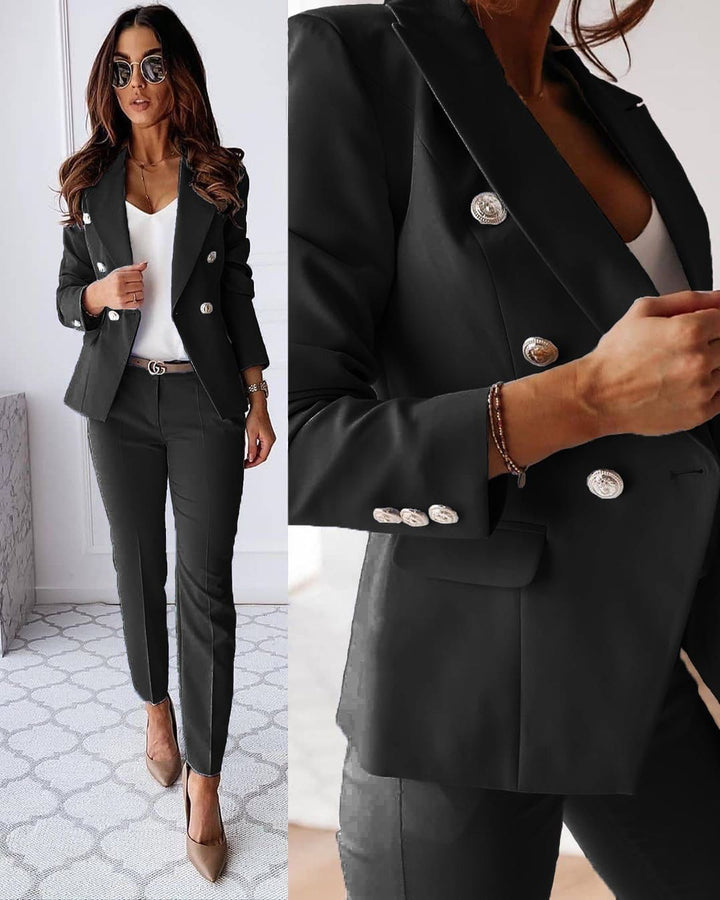 Blazer mit eleganter Hose für einen luxuriösen und stilvollen Look