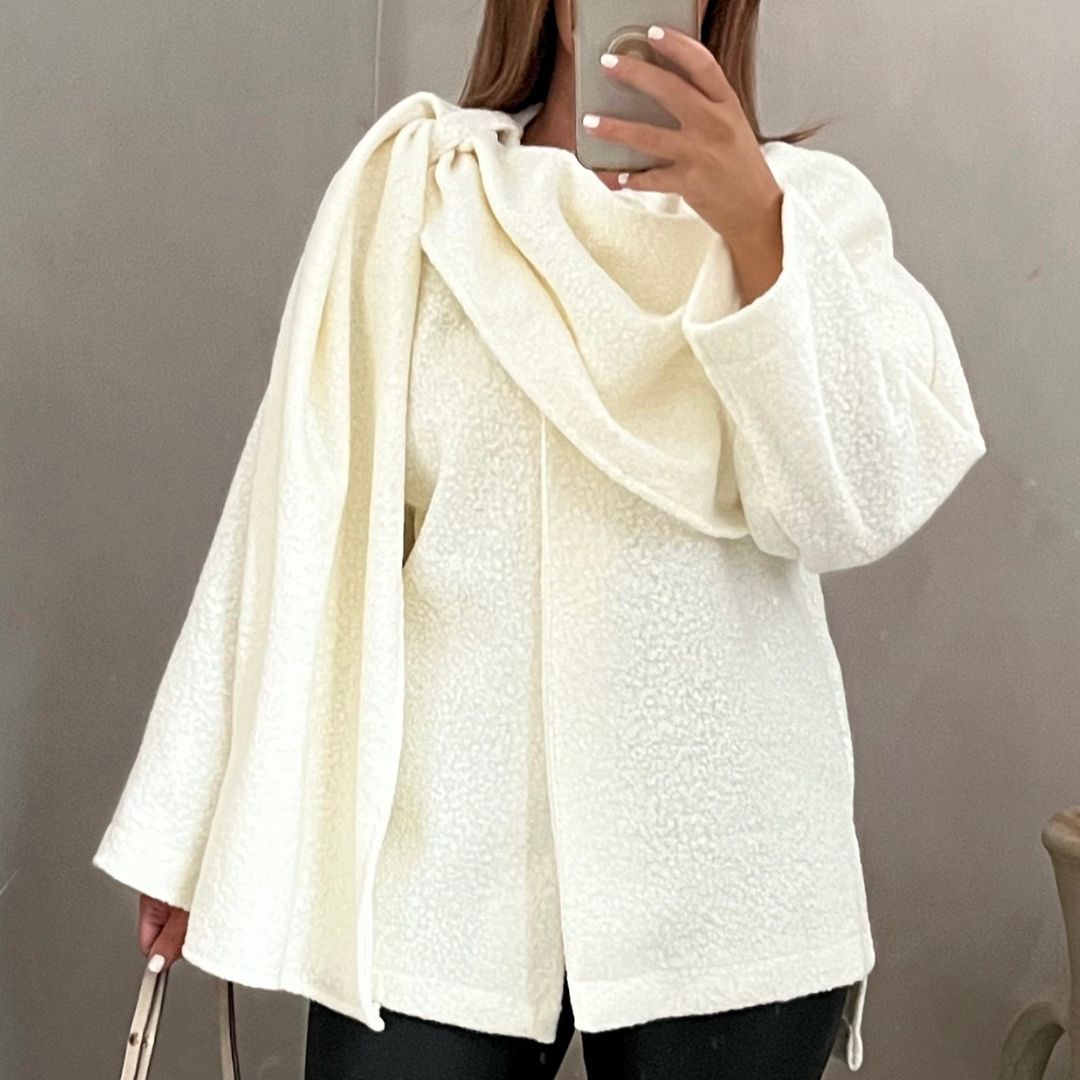 Skye - Eleganter Bouclé-Poncho mit Schal