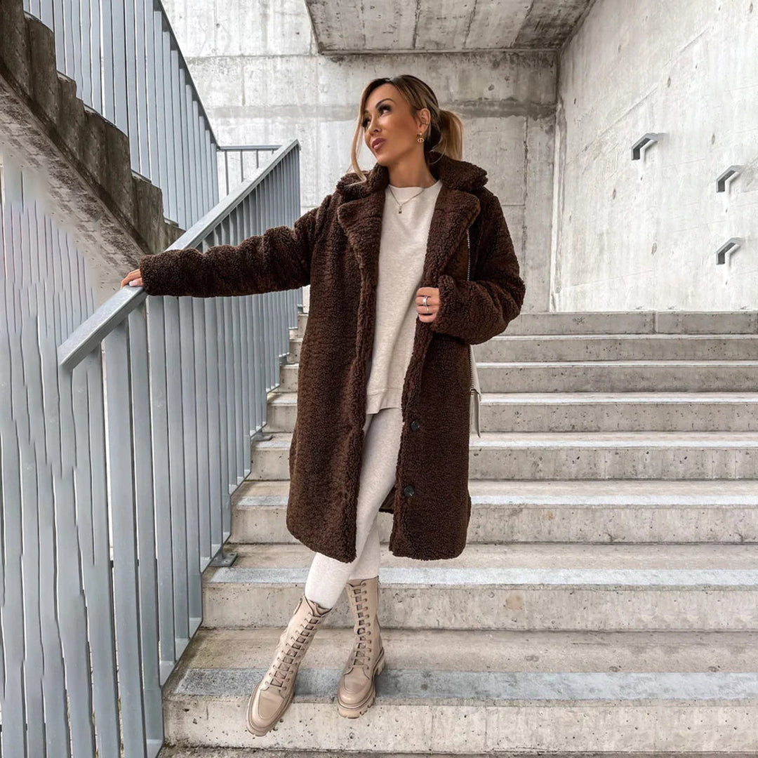 Flauschige Winterjacke: Stilvoll warm durch den Winter