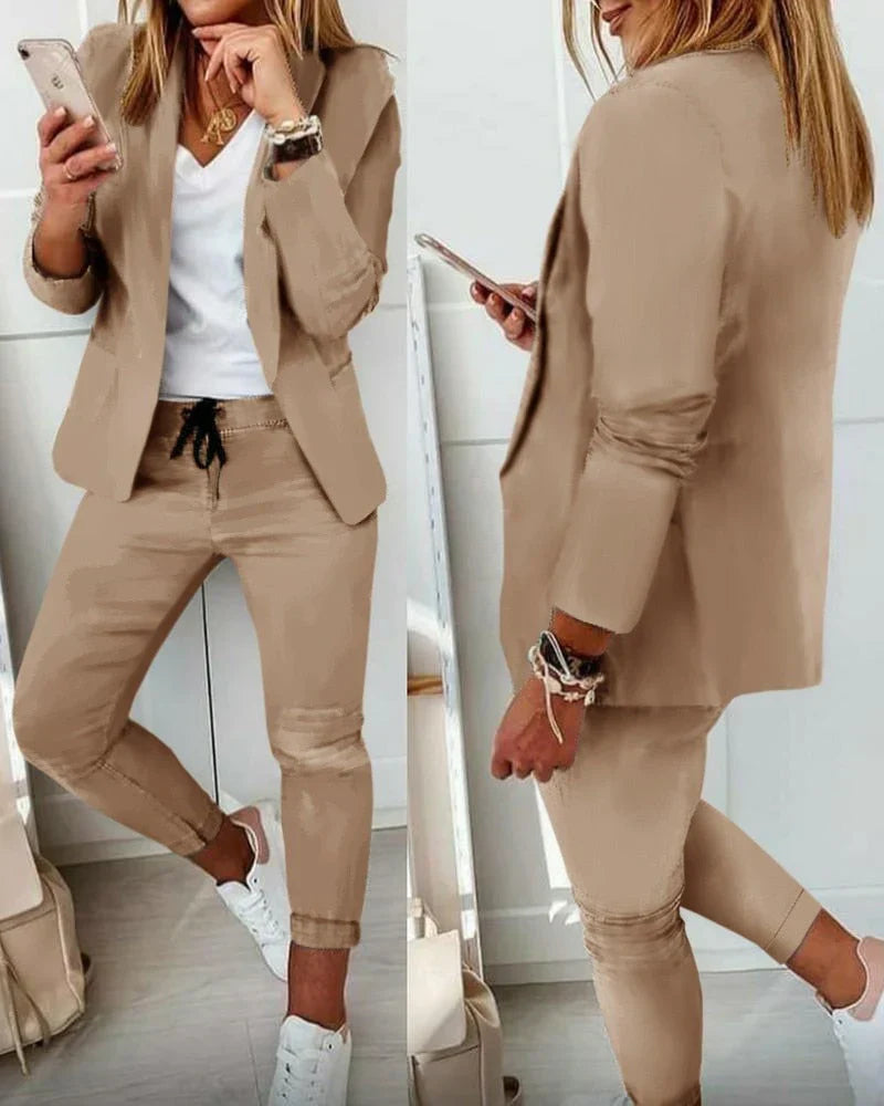 Set bestehend aus Blazer und Hose