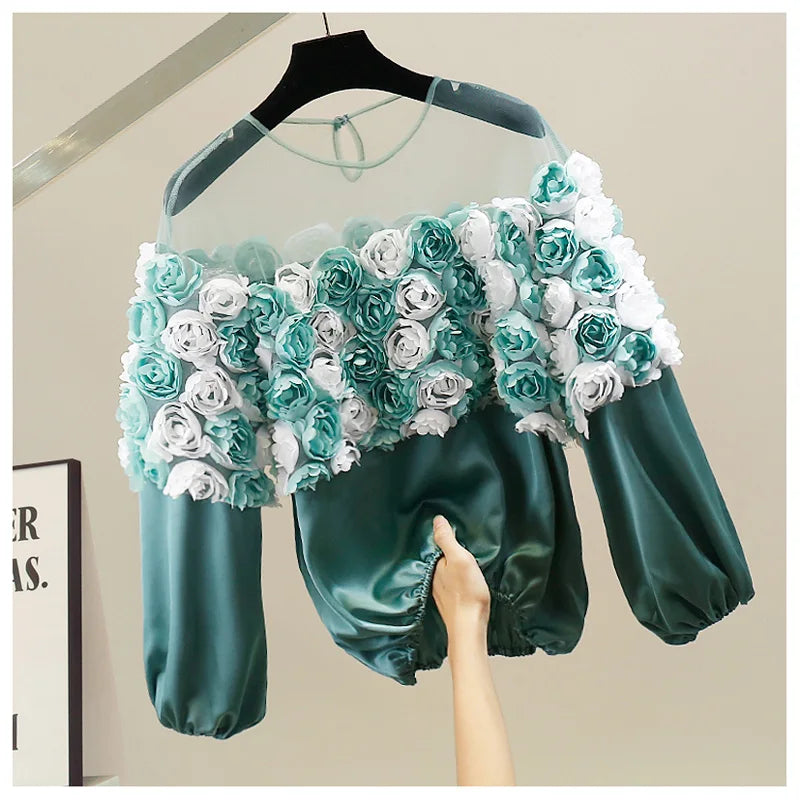 Jewel - Bluse mit 3D-Blumenrosen