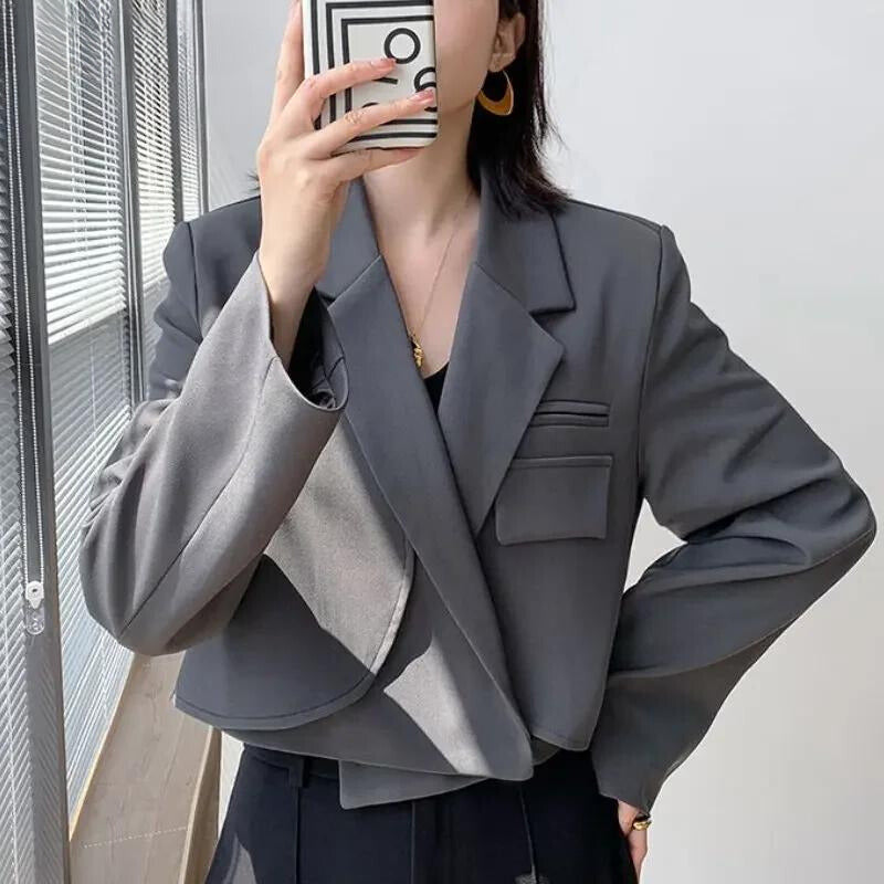 Desiree - Eleganter Crop Blazer