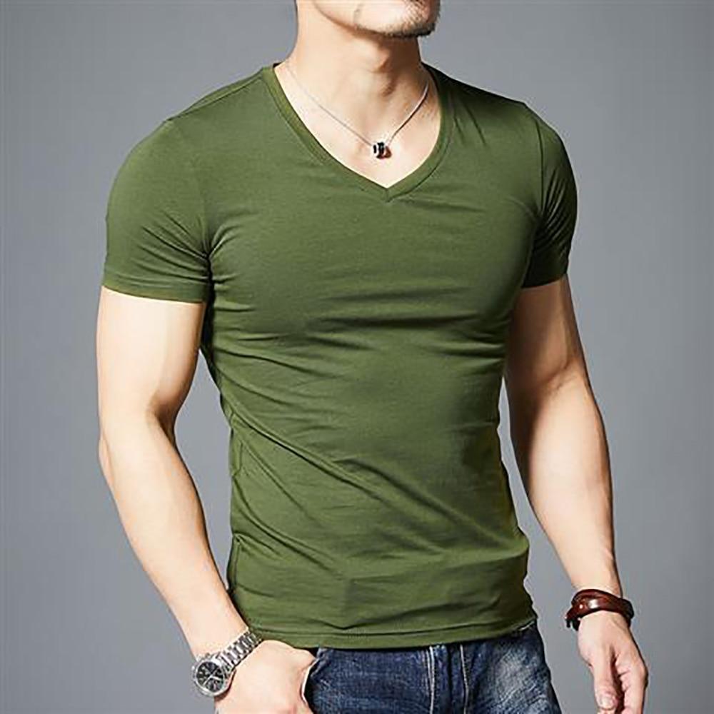 Slim Fit Herren-T-Shirt mit V-Ausschnitt