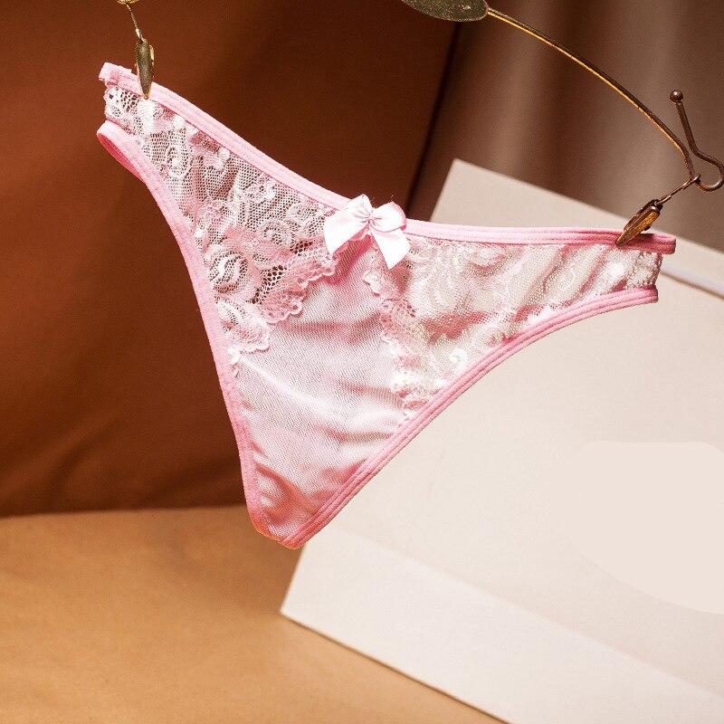 Tanga aus transparenter Spitze Spitze mit floralen Mustern