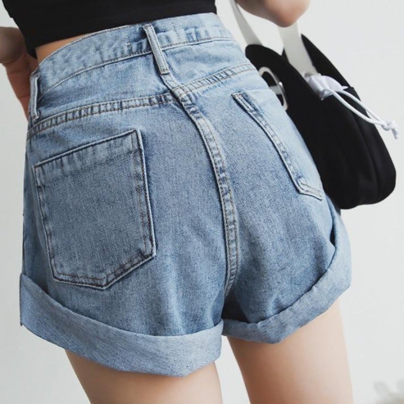 Jeansshorts für Damen mit gekrempeltem Saum